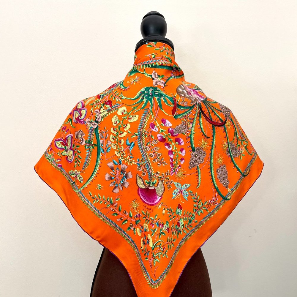 Display #1 New Gucci Scarf Floral Multicolor Flora Silk Wrap - Picture 7 of 15